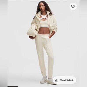 Women’s lululemon softstreme jogger